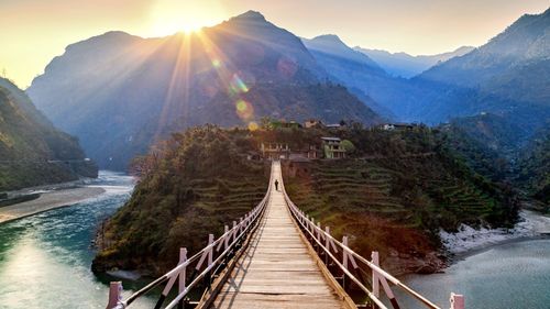  7 Beautiful Places To Visit In India As Seen In Bollywood Films